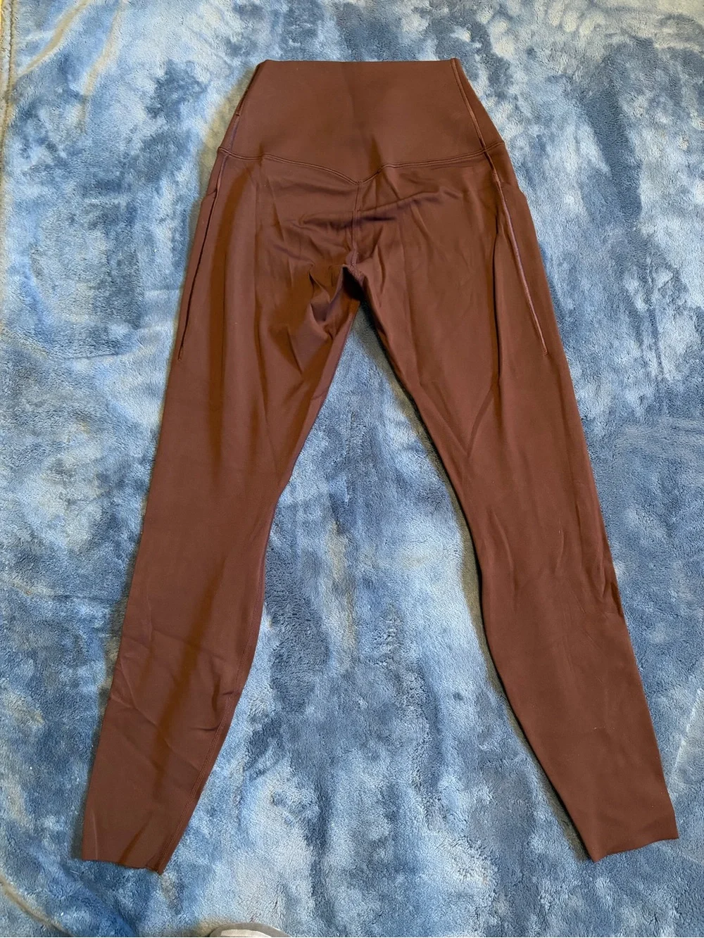 Nike women’s High-Rise Maroon Leggings with Side Pockets